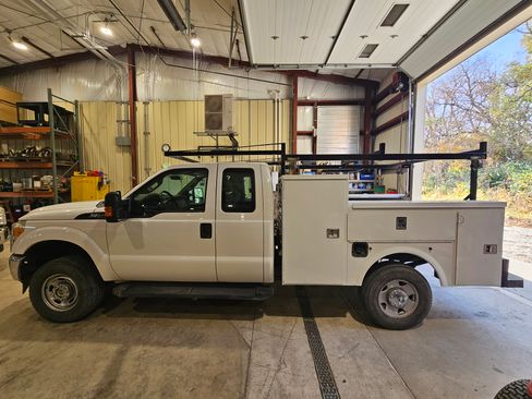 Used 2016 Ford F350 XL image 2