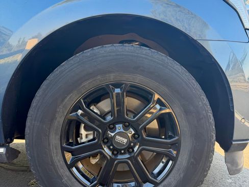 Used 2018 Ford Expedition Limited w/ Equipment Group 302A AWD/4WD image 8