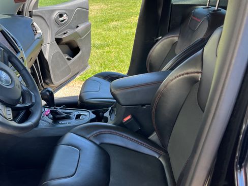 Used 2021 Jeep Cherokee Trailhawk w/ Trailer Tow Group image 6