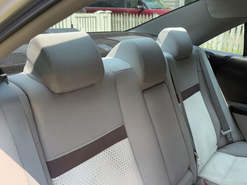Used 2014 Toyota Camry FWD image 18