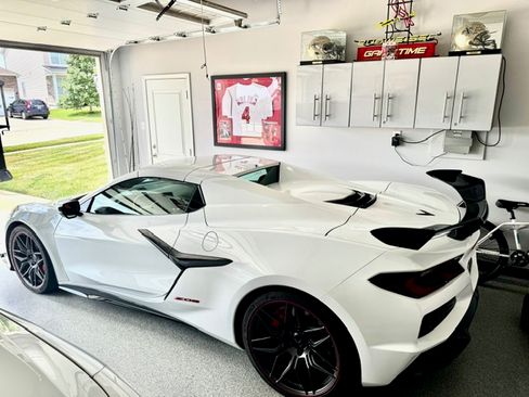 Used 2024 Chevrolet Corvette Z06 image 2