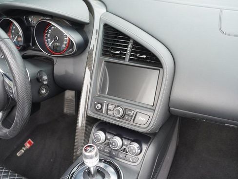 Used 2014 Audi R8 V10 image 21