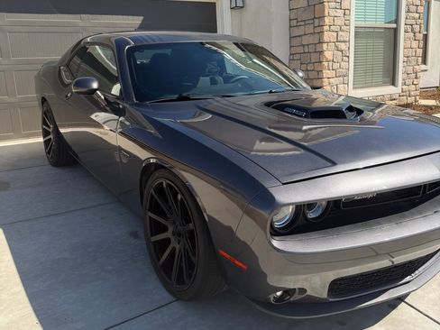 Used 2016 Dodge Challenger R/T RWD image 5