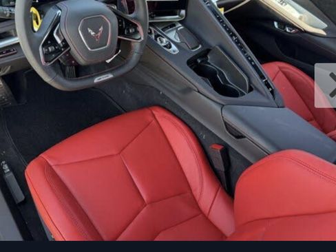 Used 2025 Chevrolet Corvette Z06 RWD image 4