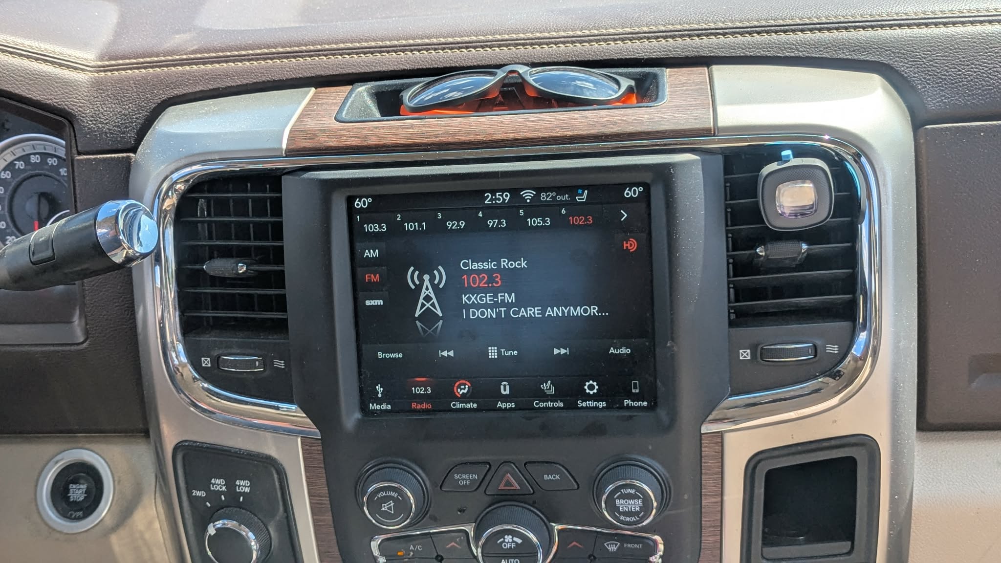 Used 2018 RAM 2500 Laramie w/ Off Road Package AWD/4WD image 6
