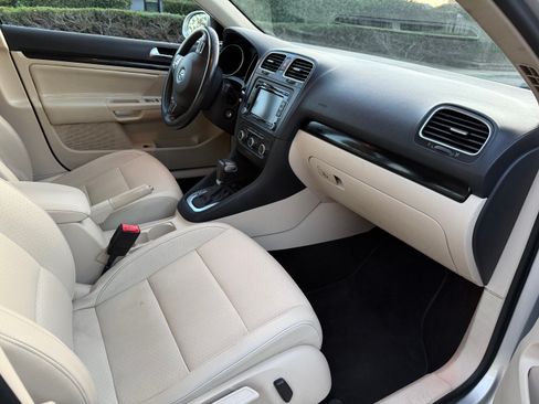 Used 2010 Volkswagen Jetta TDI image 10