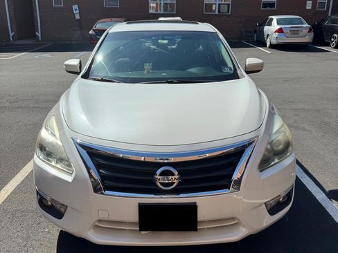 Used 2013 Nissan Altima 2.5 SV w/ 2.5SV Convenience Pkg FWD image 2
