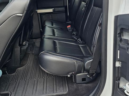 Used 2019 Ford F150 Lariat image 15