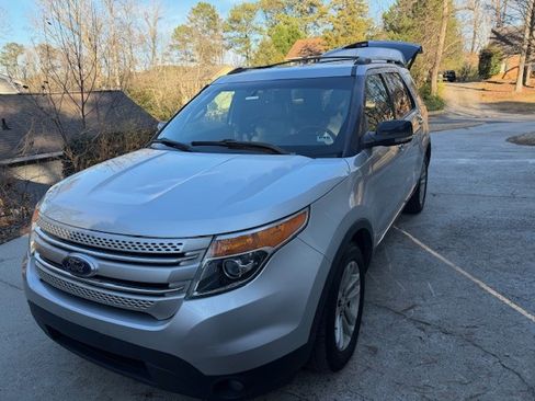 Used 2012 Ford Explorer XLT image 9