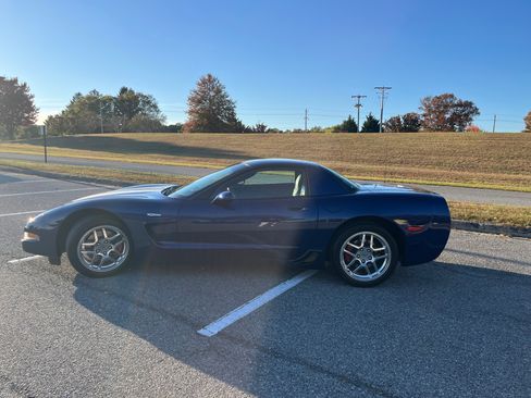 Used 2004 Chevrolet Corvette Z06 w/ Z06 Preferred Equipment Group RWD image 1