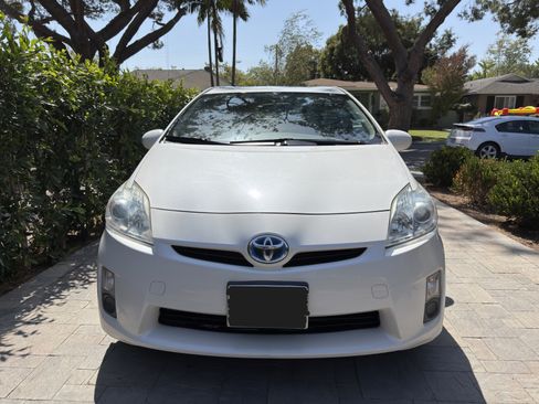 Used 2010 Toyota Prius FWD image 2