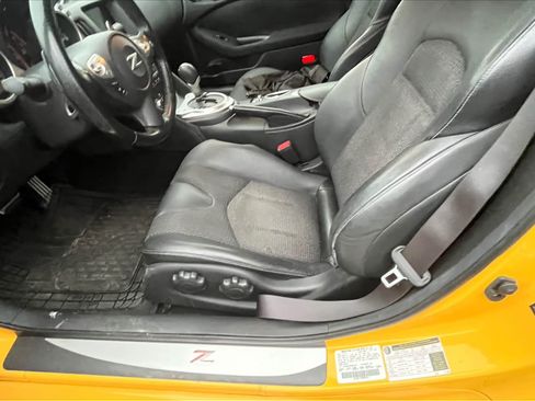 Used 2017 Nissan 370Z Touring Sport image 6