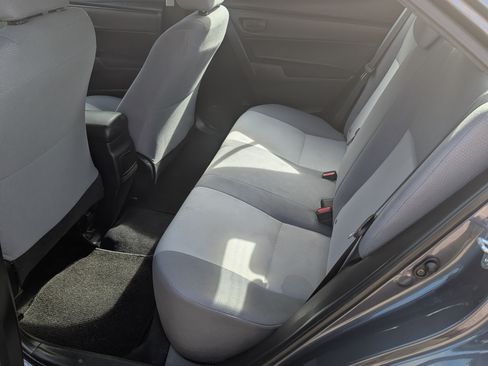 Used 2017 Toyota Corolla LE image 6