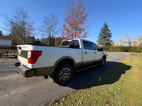 Used 2018 Nissan Titan Platinum Reserve w/ Platinum Utility Package image 2