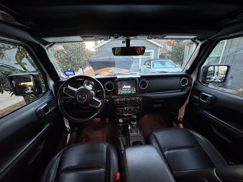 Used 2021 Jeep Wrangler Unlimited Sahara AWD/4WD image 7