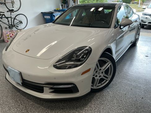 Used 2019 Porsche Panamera 4 image 5