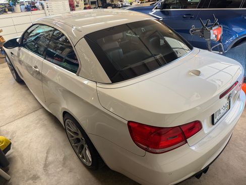 Used 2010 BMW M3 Convertible image 5