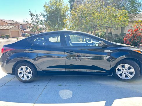 Used 2016 Hyundai Elantra SE image 4