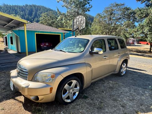 Used 2006 Chevrolet HHR LT w/ Preferred Equipment Group FWD image 4
