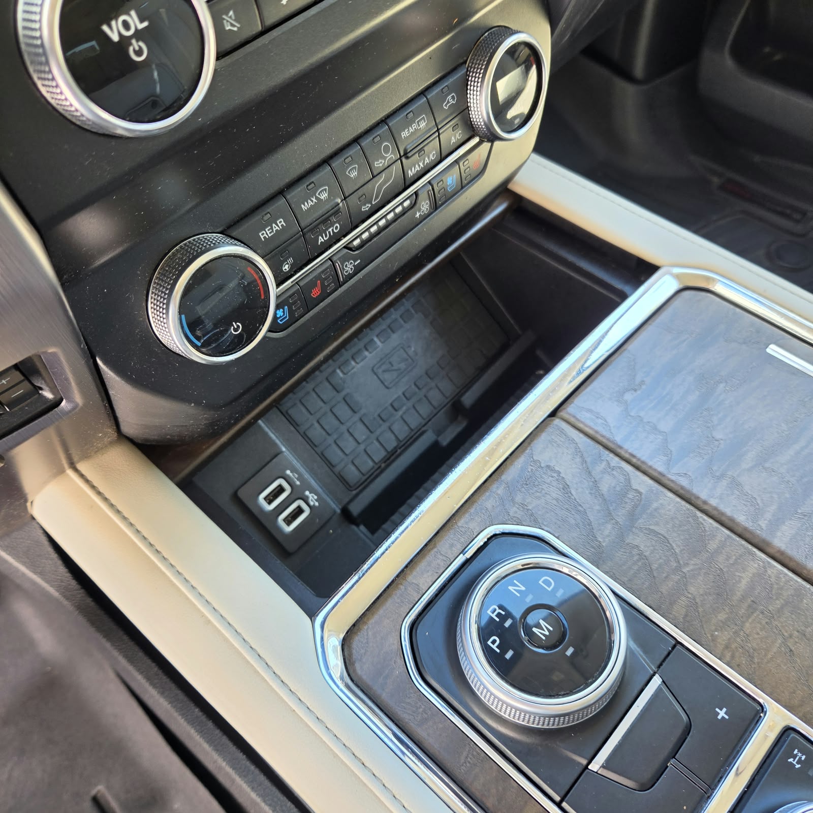 Used 2019 Ford Expedition Max Platinum AWD/4WD image 25