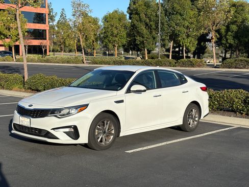Used 2020 Kia Optima LX image 8