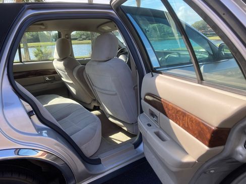 Used 2006 Mercury Grand Marquis GS RWD image 9