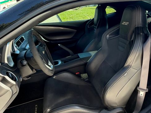 Used 2015 Chevrolet Camaro SS w/ SS Performance Package RWD image 9