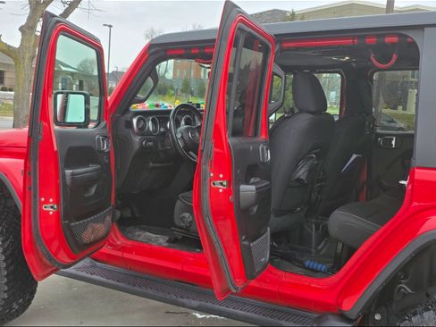 Used 2021 Jeep Wrangler Unlimited Sport image 10