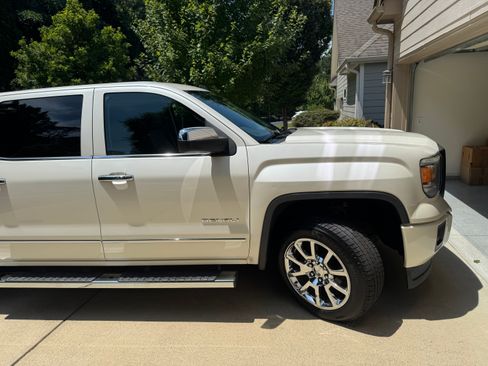 Used 2014 GMC Sierra 1500 Denali AWD/4WD image 19