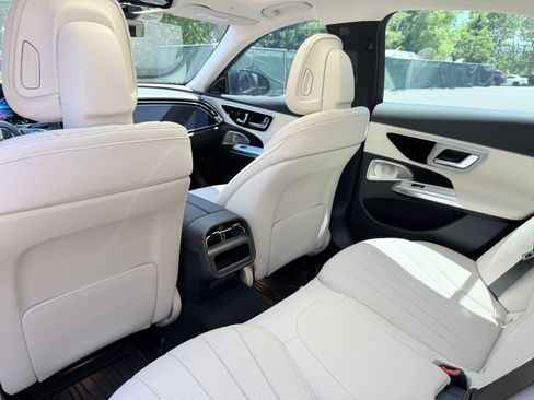 Used 2025 Mercedes-Benz E 450 4MATIC Sedan image 20