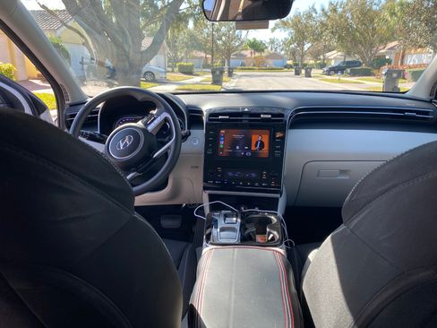 Used 2022 Hyundai Tucson Blue image 2