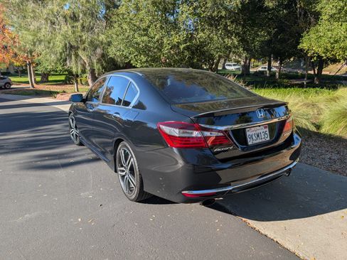 Used 2016 Honda Accord Sport image 8