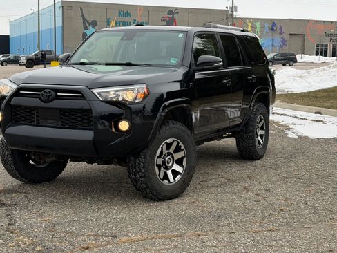 Used 2020 Toyota 4Runner SR5 Premium image 1
