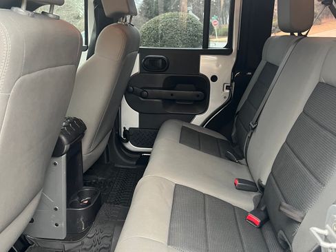 Used 2009 Jeep Wrangler Unlimited X w/ Trailer Tow Group image 5