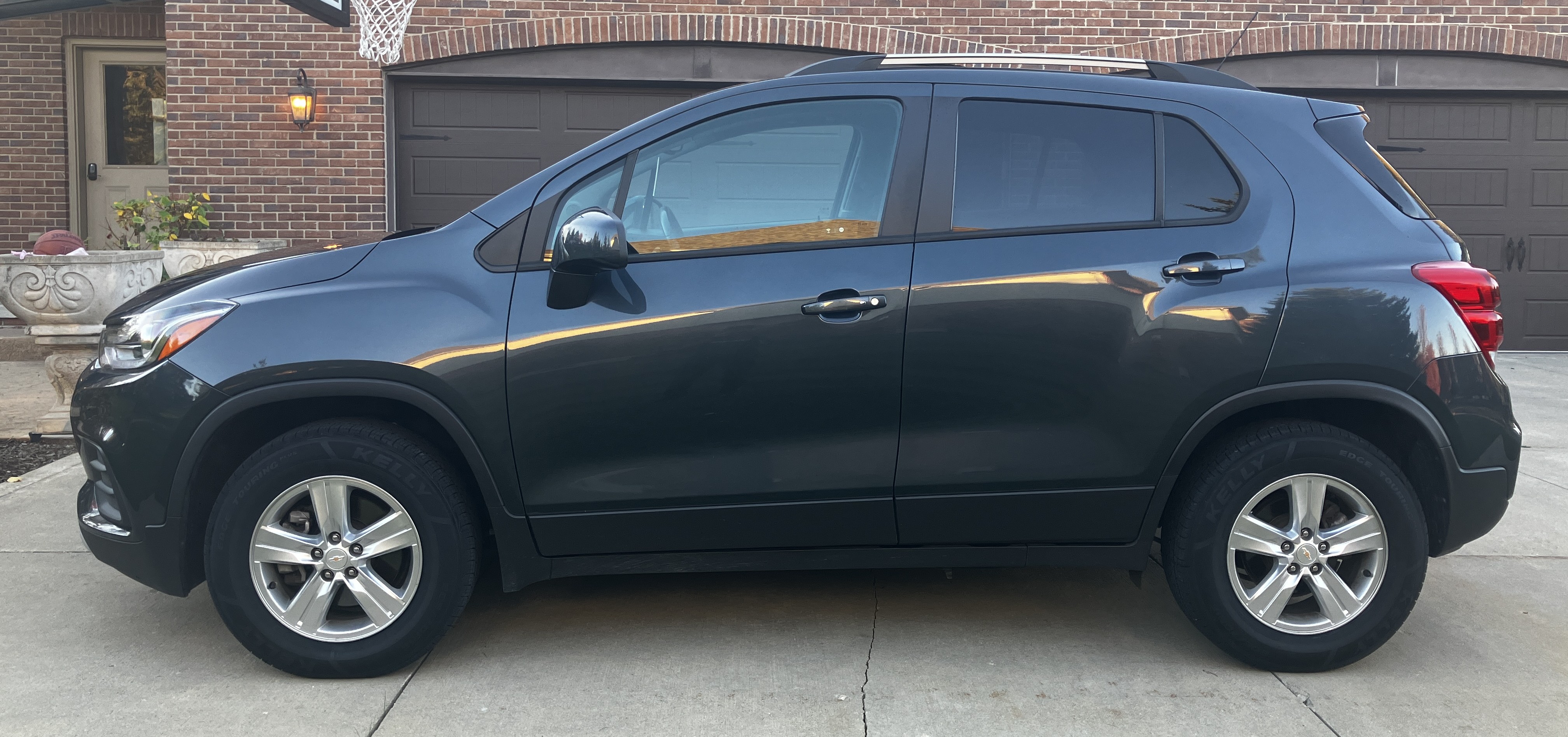 Used 2022 Chevrolet Trax LT w/ Driver Confidence Package AWD/4WD image 5
