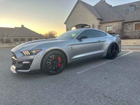 Used 2021 Ford Mustang Shelby GT500 w/ Technology Package image 4