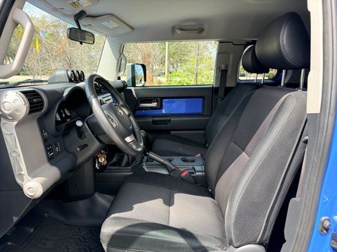 Used 2007 Toyota FJ Cruiser 4WD image 11