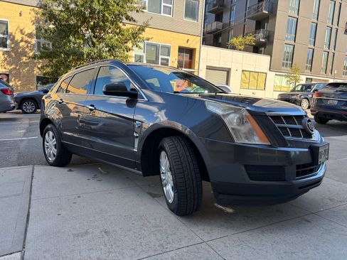 Used 2011 Cadillac SRX Luxury image 6