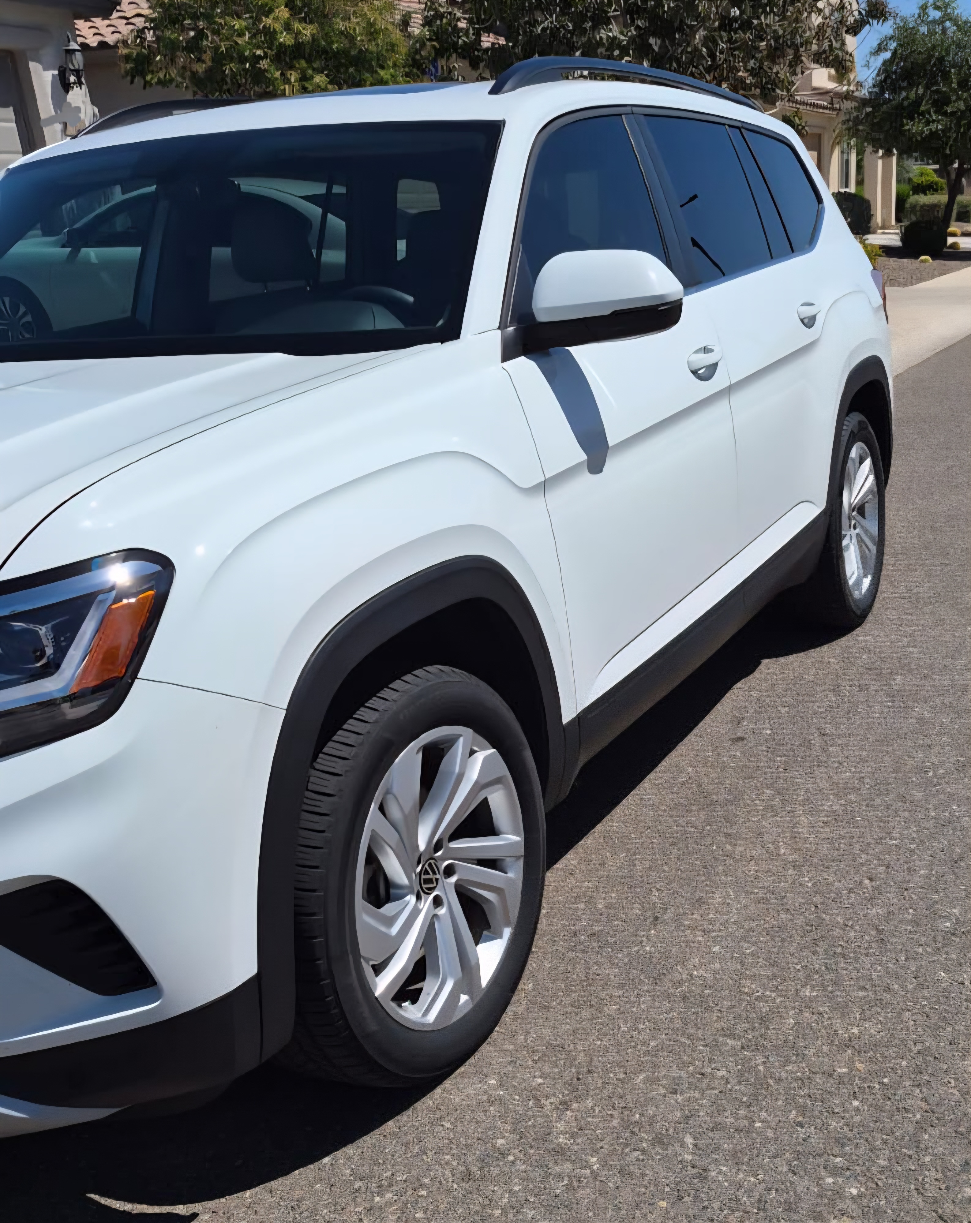 Used 2021 Volkswagen Atlas SE w/ Panoramic Sunroof Package FWD image 4