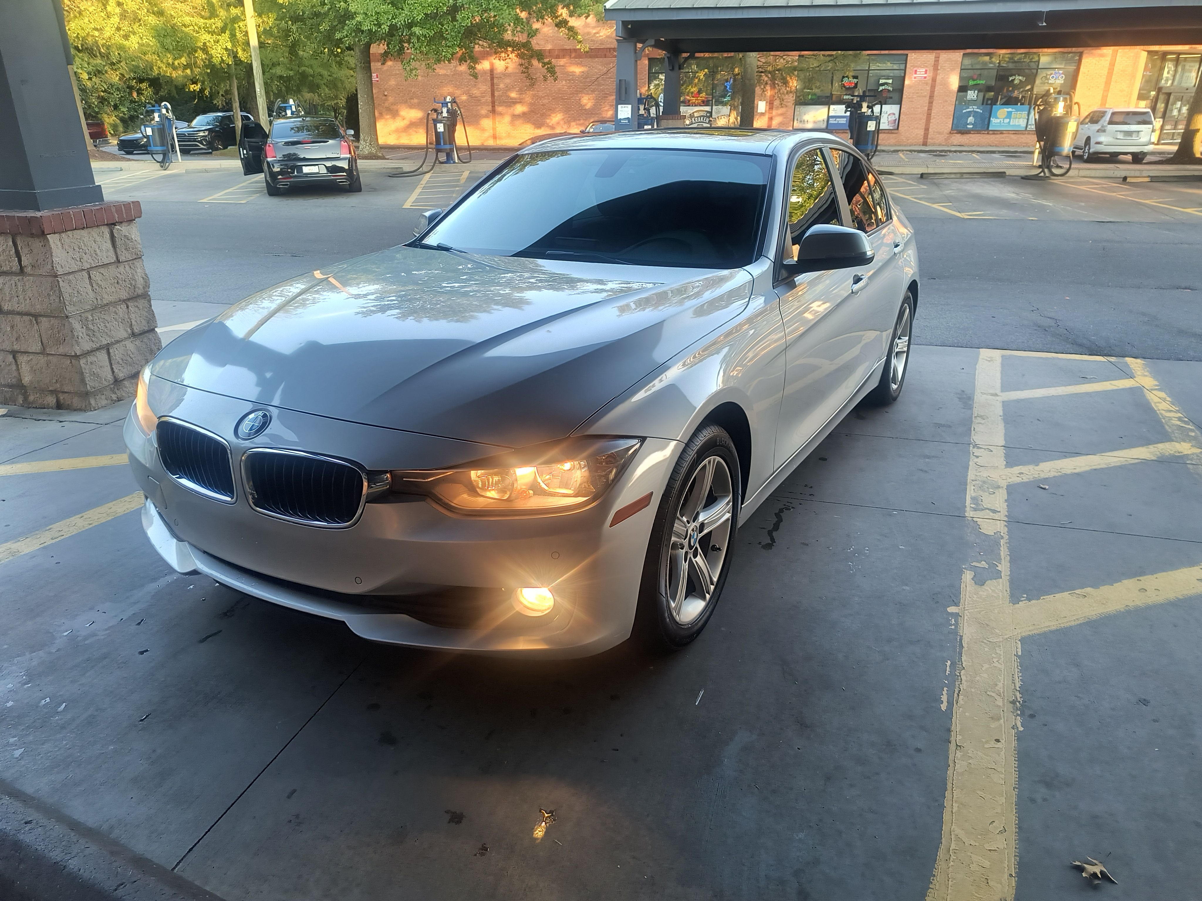 Used 2015 BMW 320i Sedan RWD image 17