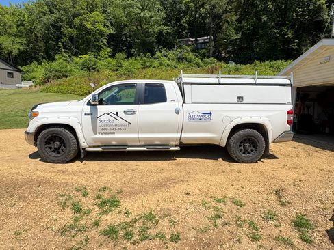 Used 2014 Toyota Tundra SR5 AWD/4WD image 15