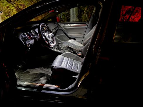 Used 2017 Volkswagen GTI Autobahn FWD image 11