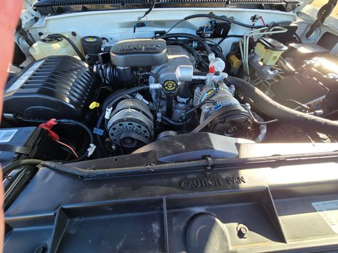 Used 1998 Chevrolet Silverado 2500 4x4 Extended Cab w/ Preferred Equipment Group 2 image 6