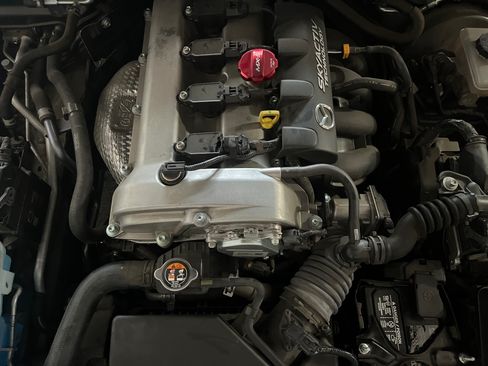 Used 2018 MAZDA MX-5 Miata RF Grand Touring RWD image 12