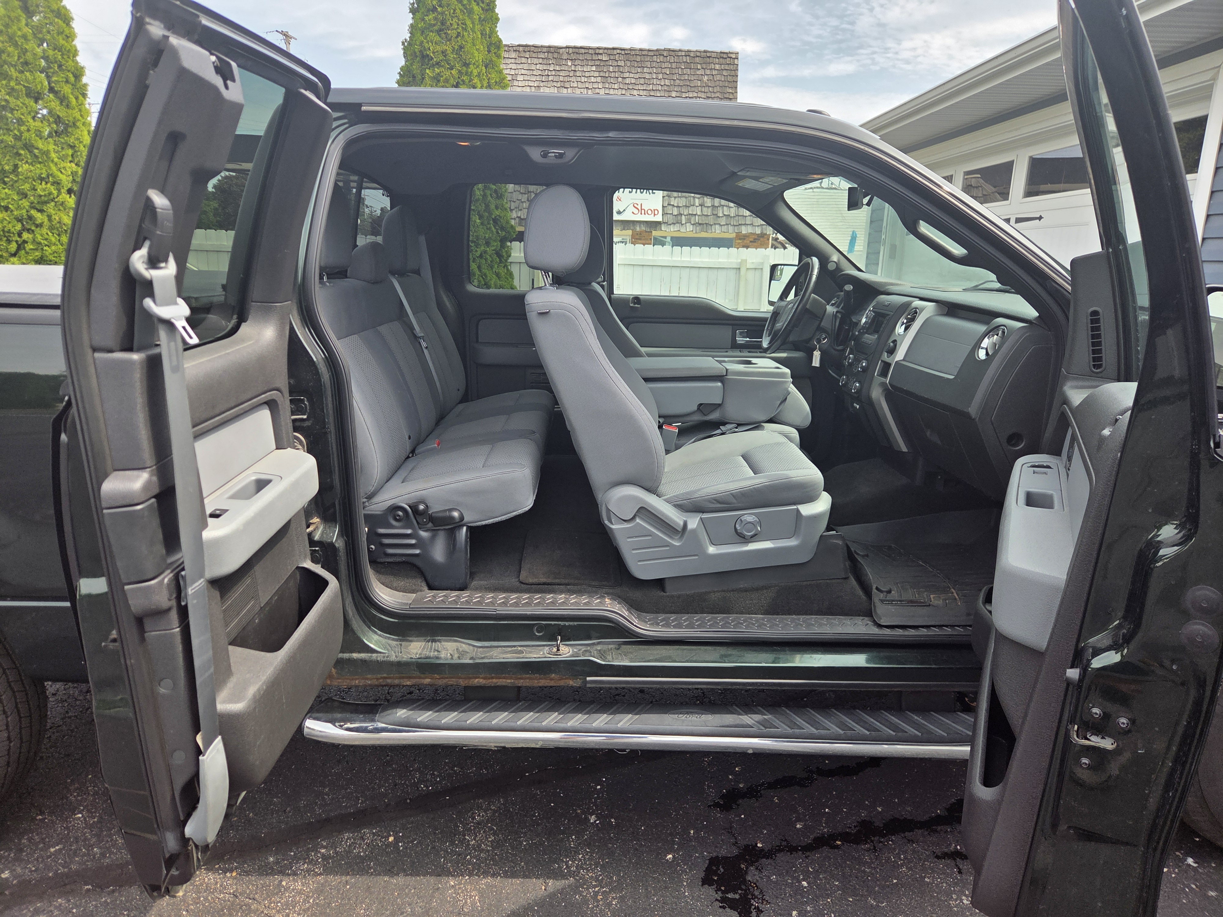 Used 2014 Ford F150 XLT w/ Equipment Group 302A Luxury AWD/4WD image 5