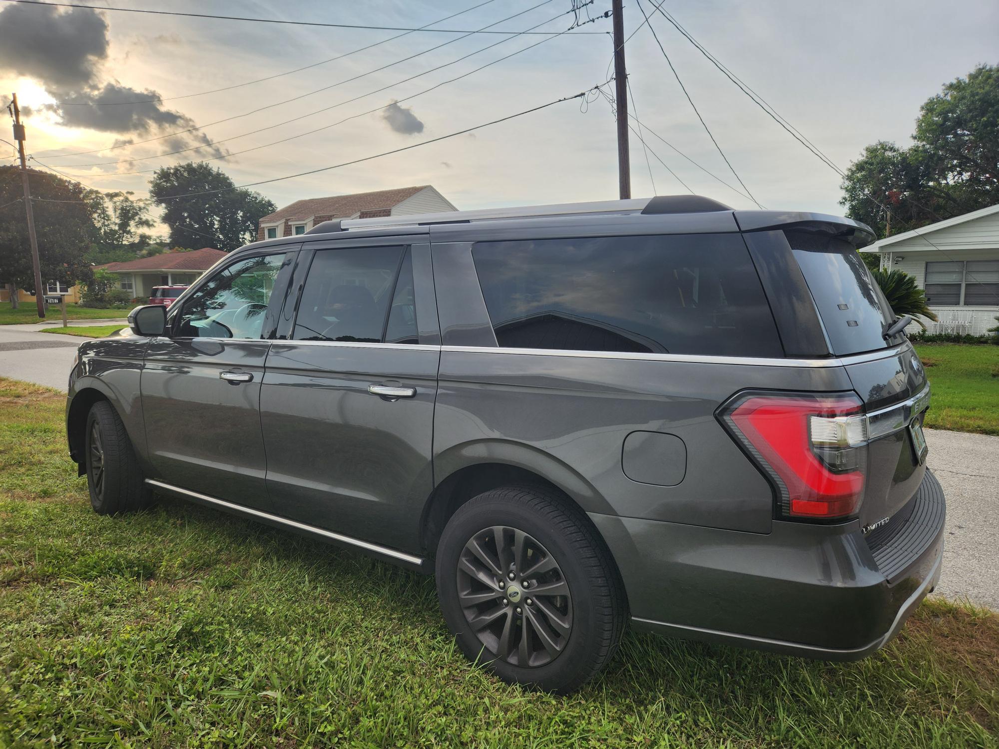 Used 2020 Ford Expedition Max Limited RWD image 2