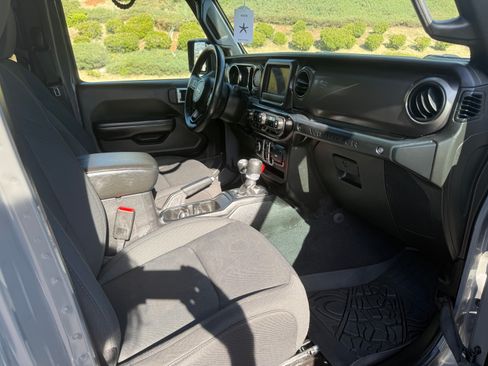 Used 2019 Jeep Wrangler Unlimited Sport S AWD/4WD image 13