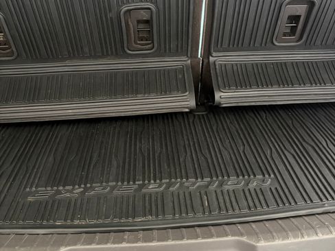 Used 2020 Ford Expedition Limited w/ Equipment Group 302A RWD image 18