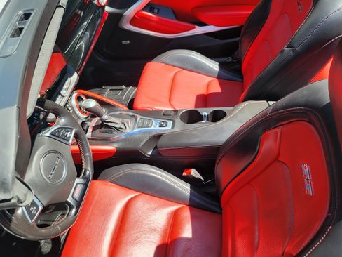 Used 2018 Chevrolet Camaro SS image 9