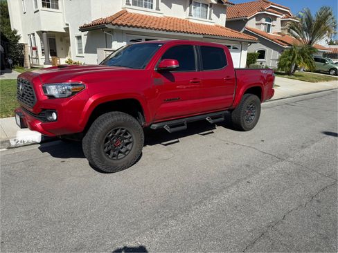 Used 2022 Toyota Tacoma TRD Sport image 5